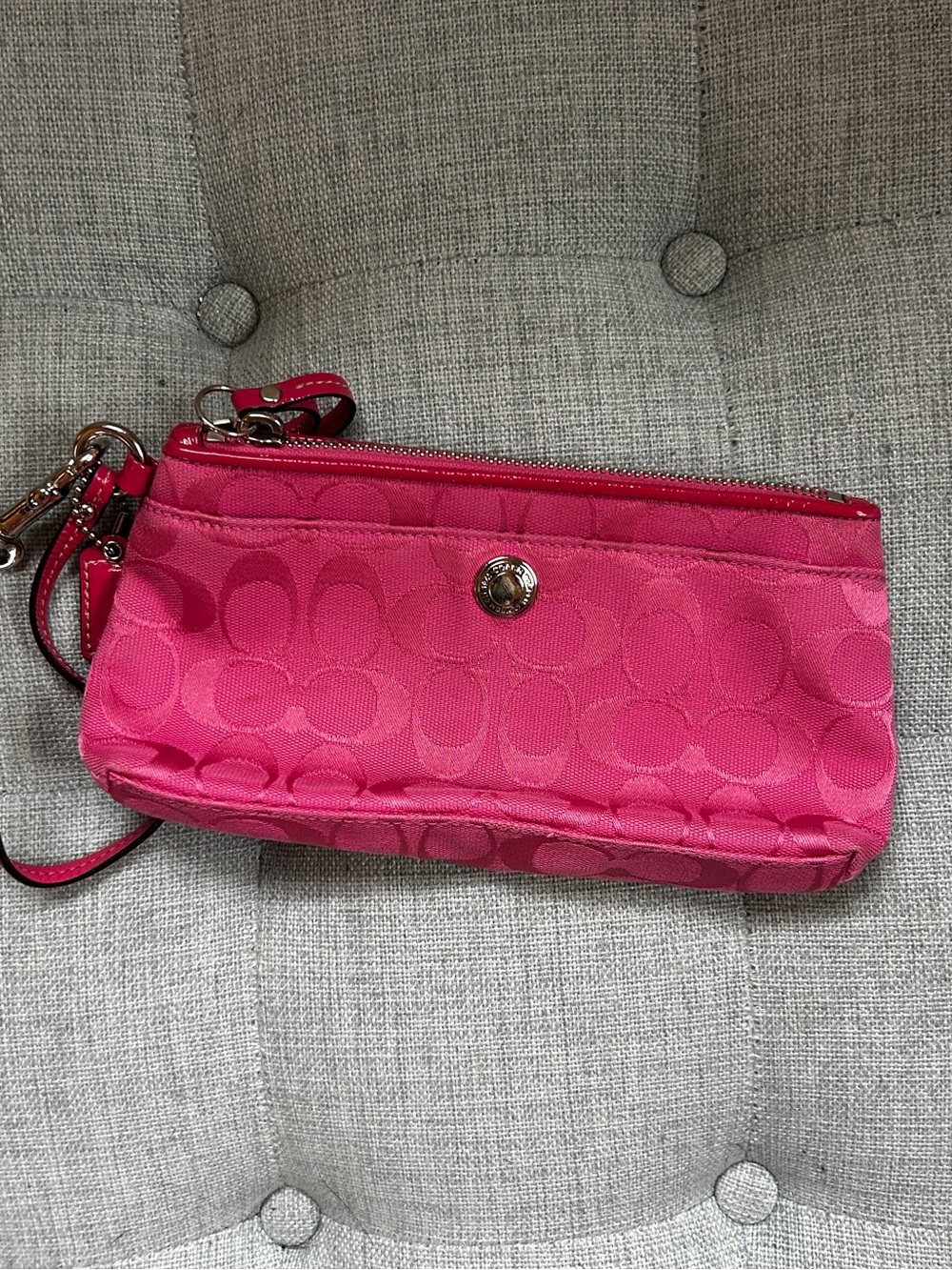 Coach Signature C Jacquard Wristlet Hot Pink Patent Leather Y2K